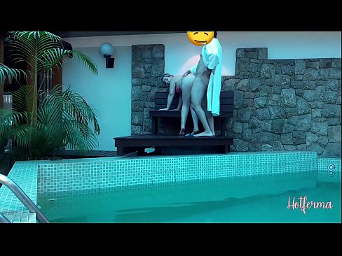❤️ El cap convida la criada a la piscina, però no va poder resistir-se a una calor ❤️ Porno al ca.3dhentaix.ru ❤